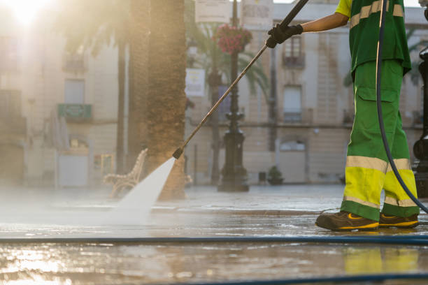 Best Pool Deck Cleaning  in Bell, CA